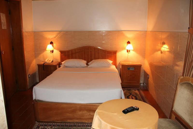Portucalense Bed & Breakfast Порто Екстериор снимка
